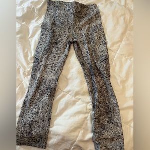 LULULEMON LEGGINGS SIZE 2